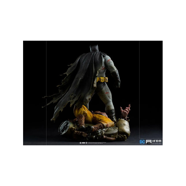 Batman The Dark Knight Returns 1/6 Scale Figure