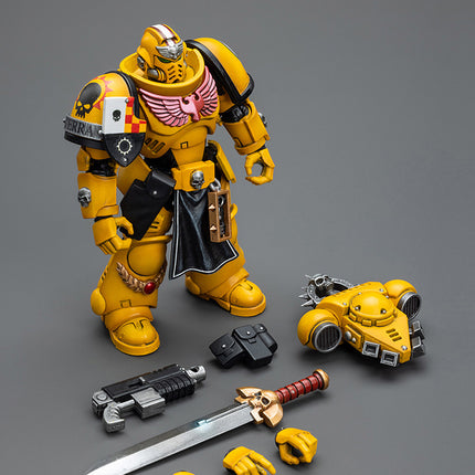 Warhammer 40K 1/18 Scale Imperial Fists Lieutenant with Power Sword