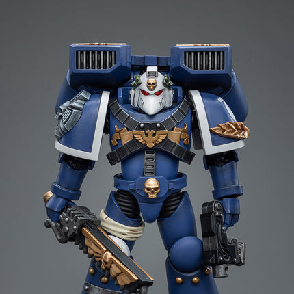 Warhammer 40K 1/18 Scale Ultramarines Vanguard Veteran with Chainsword and Bolt Pistol