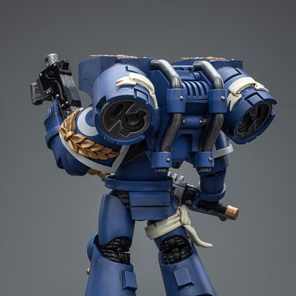 Warhammer 40K 1/18 Scale Ultramarines Vanguard Veteran with Chainsword and Bolt Pistol