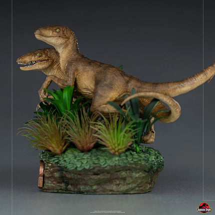 Jurassic Park 1/10 Scale Figure Deluxe Just the Two Raptors