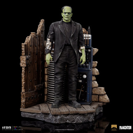 Universal Monsters: Frankenstein Monster Deluxe 1/10 Scale Figure