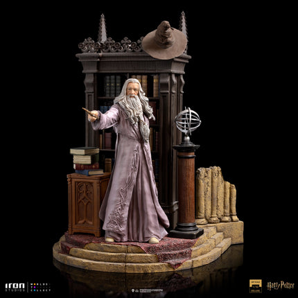 Harry Potter - Albus Dumbledore Deluxe 1/10 Scale Figure