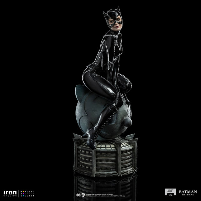 DC Batman Returns 1/4 Scale Legacy Figure CATWOMAN