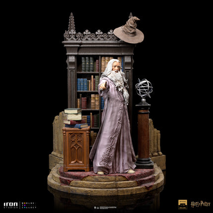 Harry Potter - Albus Dumbledore Deluxe 1/10 Scale Figure