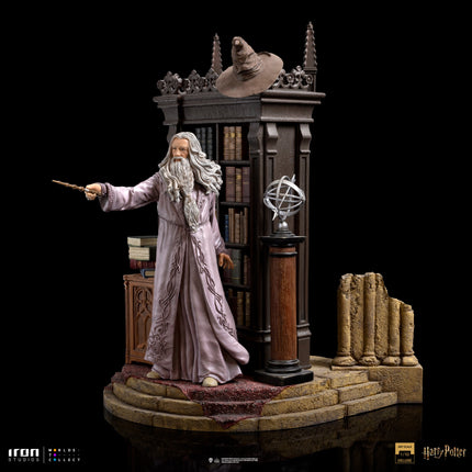Harry Potter - Albus Dumbledore Deluxe 1/10 Scale Figure