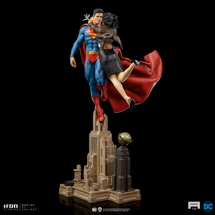 Superman and Lois - DC Comics Diorama 1/6 Scale Figure