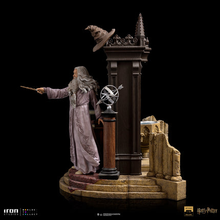 Harry Potter - Albus Dumbledore Deluxe 1/10 Scale Figure