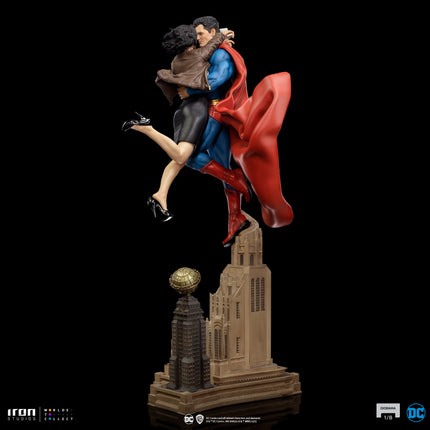 Superman and Lois - DC Comics Diorama 1/6 Scale Figure