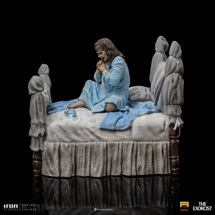 The Exorcist - Possessed Regan McNeil Deluxe 1/10 Scale Figure