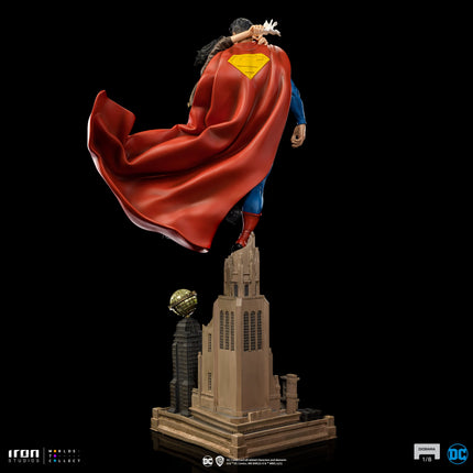 Superman and Lois - DC Comics Diorama 1/6 Scale Figure