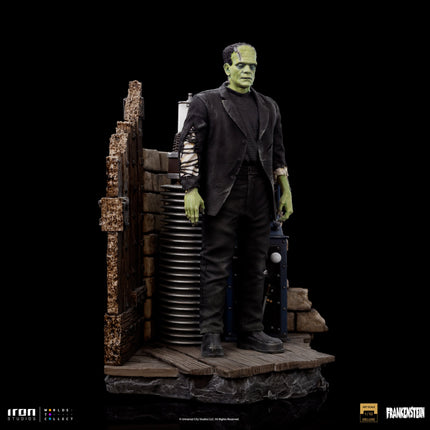 Universal Monsters: Frankenstein Monster Deluxe 1/10 Scale Figure