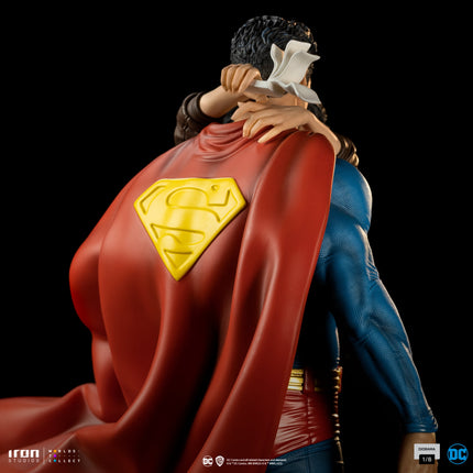 Superman and Lois - DC Comics Diorama 1/6 Scale Figure