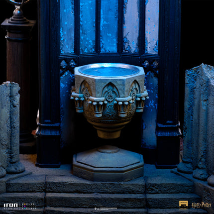 Harry Potter - Albus Dumbledore Deluxe 1/10 Scale Figure