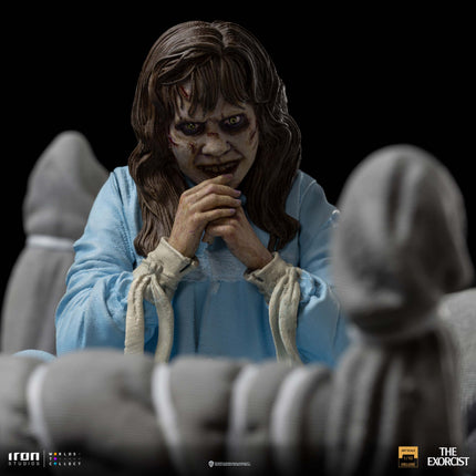 The Exorcist - Possessed Regan McNeil Deluxe 1/10 Scale Figure