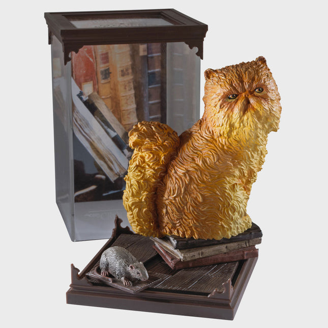 Harry Potter - Magical Creatures: Crookshanks Figure