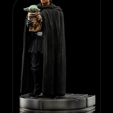 Luke Skywalker And Grogu - The Mandalorian 1/10 Scale Figure