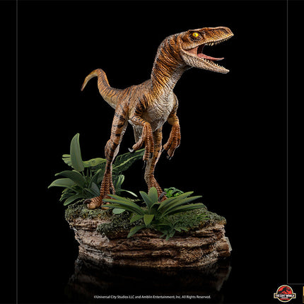 Jurassic World Fallen Kingdom 1/10 Scale Figure Deluxe Velociraptor