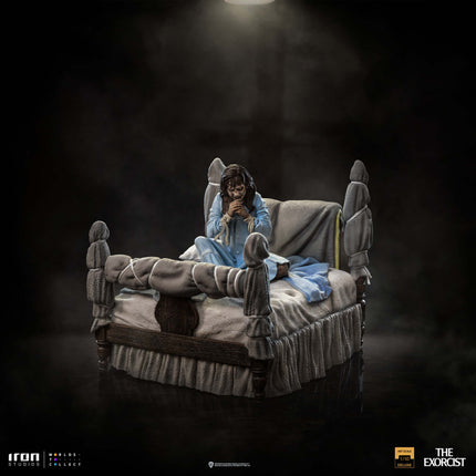 The Exorcist - Possessed Regan McNeil Deluxe 1/10 Scale Figure