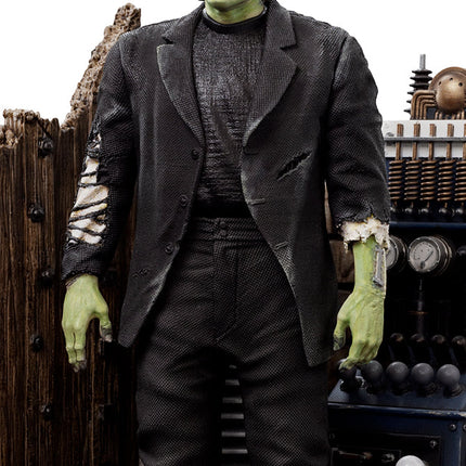 Universal Monsters: Frankenstein Monster Deluxe 1/10 Scale Figure