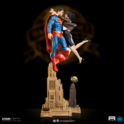 Superman and Lois - DC Comics Diorama 1/6 Scale Figure