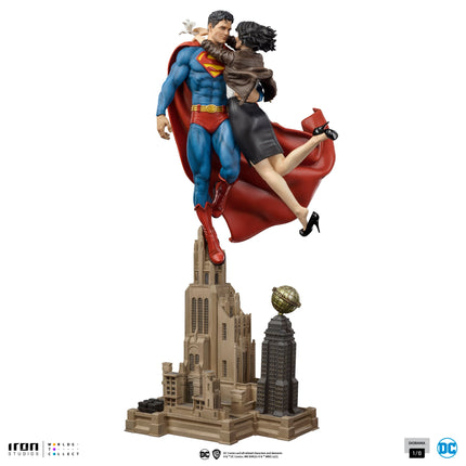Superman and Lois - DC Comics Diorama 1/6 Scale Figure